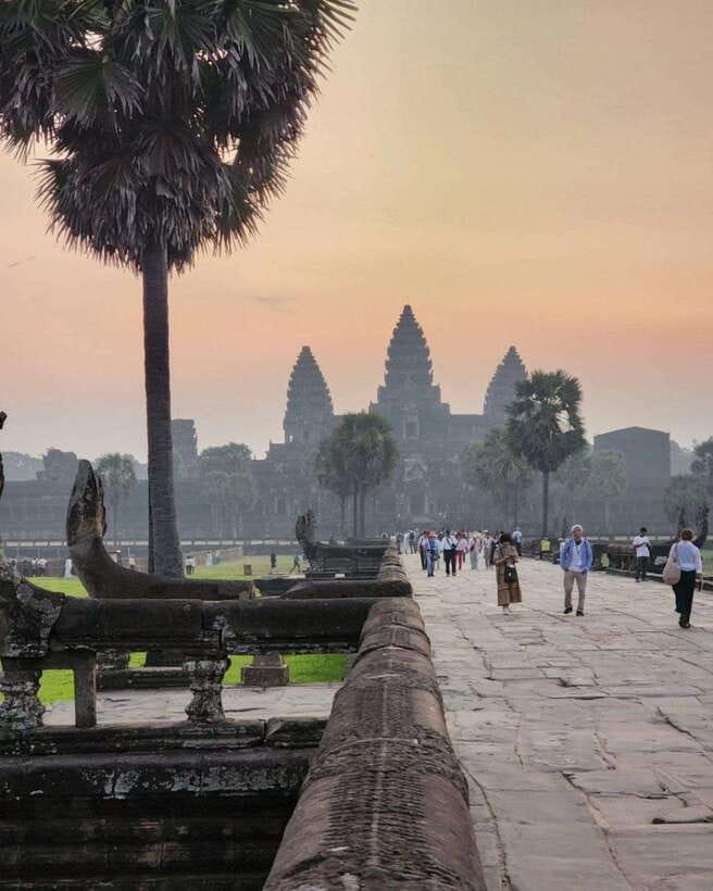 Siem Reap: Angkor Wat Small Group Tour with Spanish Guide - Ta Prohm: Tree Roots, Movie-Scene Lighting, and Photo Tips