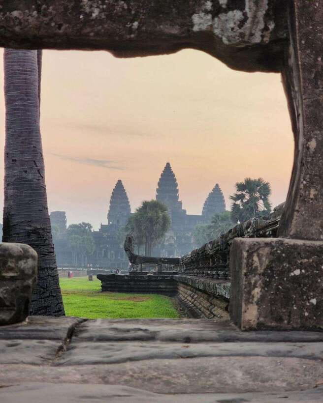 Siem Reap: Angkor Wat Small Group Tour with Spanish Guide - Angkor Wat in the Afternoon: Big Views, Clear Explanations