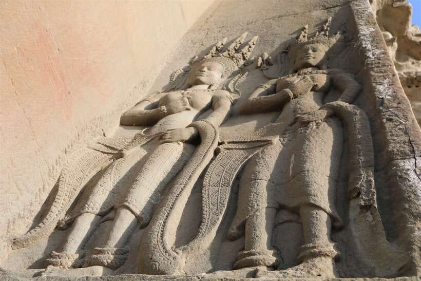 Siem Reap: Angkor Wat Sunrise and Best Temples Tour - Southern Gate of Angkor Thom: Gods, Demons, and Big Gate Energy
