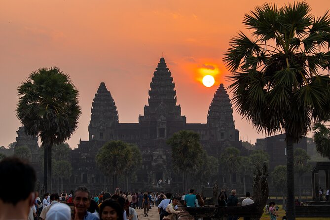 Siem Reap: Angkor Wat Sunrise & Explore Angkor Temples With Guide - Key highlights worth getting up for