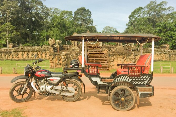 Siem Reap: Angkor Wat Sunrise & Explore Angkor Temples With Guide - Ta Prohm: jungle ruins and the Tomb Raider connection