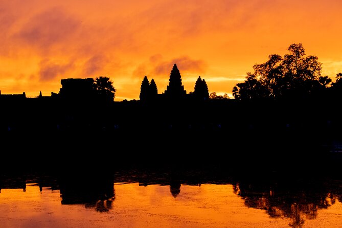 Siem Reap: Angkor Wat Sunrise & Explore Angkor Temples With Guide - Banteay Kdei: a quieter Buddhist stop when the day needs a breather