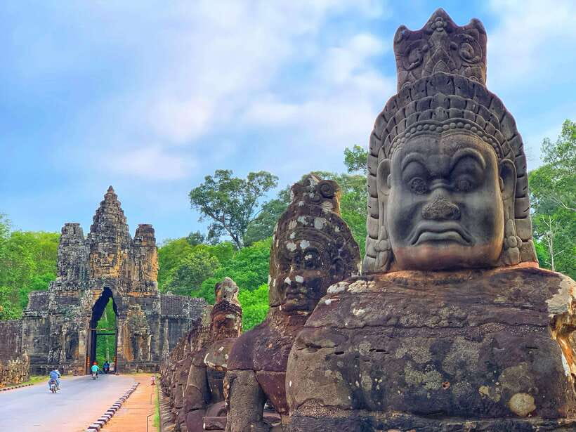 Siem Reap: Angkor Wat Sunrise for Group or Private Tours - Bayon Temple in Angkor Thom: The faces you can’t stop looking at