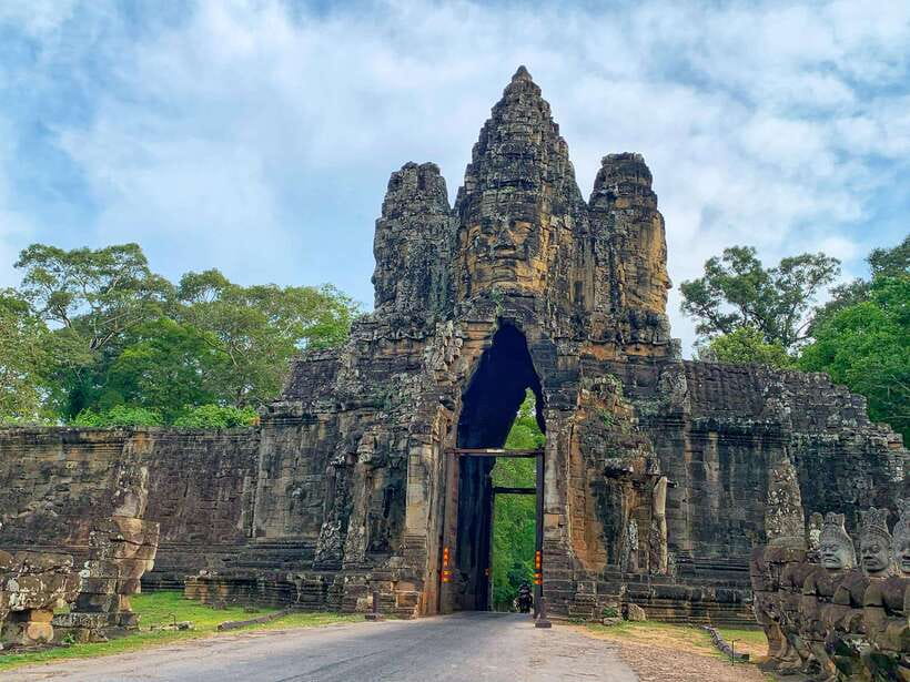 Siem Reap: Angkor Wat Sunrise for Group or Private Tours - Getting picked up, then hitting Tonle Om Gate