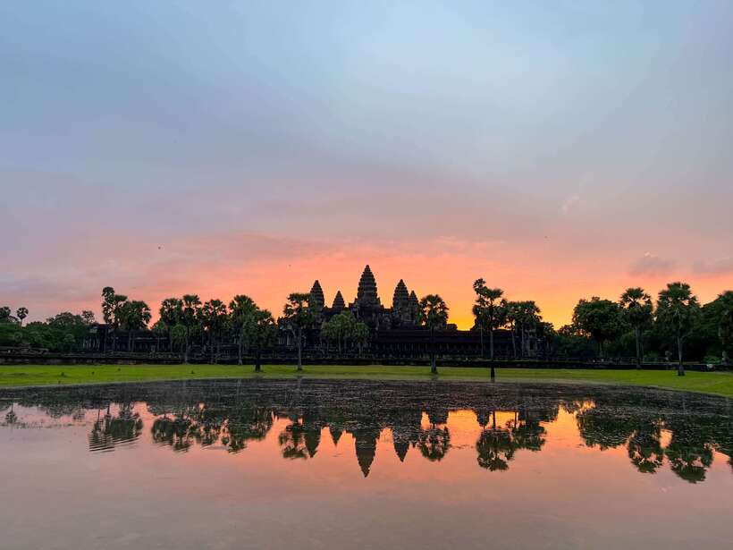 Siem Reap: Angkor Wat Sunrise Tour via Tuk Tuk & Breakfast - Key points at a glance