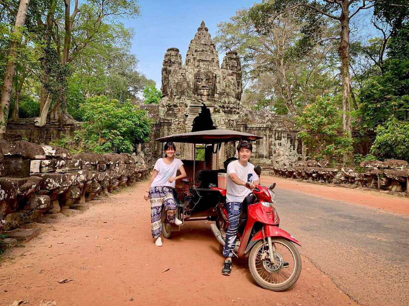 Siem Reap: Angkor Wat Sunrise Tour via Tuk Tuk & Breakfast - Logistics and practical tips that make the day easier