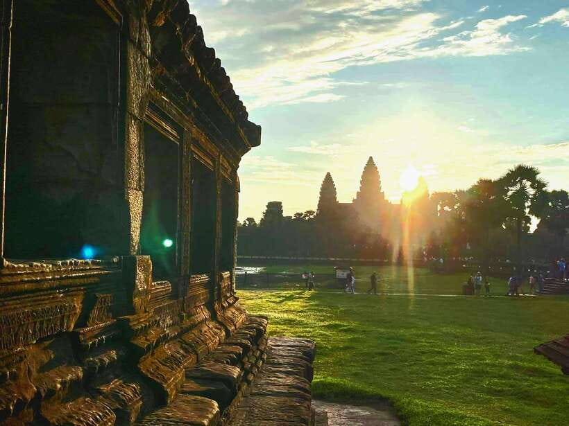 Siem Reap: Angkor Wat Sunrise Tour With Small Group - Angkor Wat at sunrise: what you should watch for