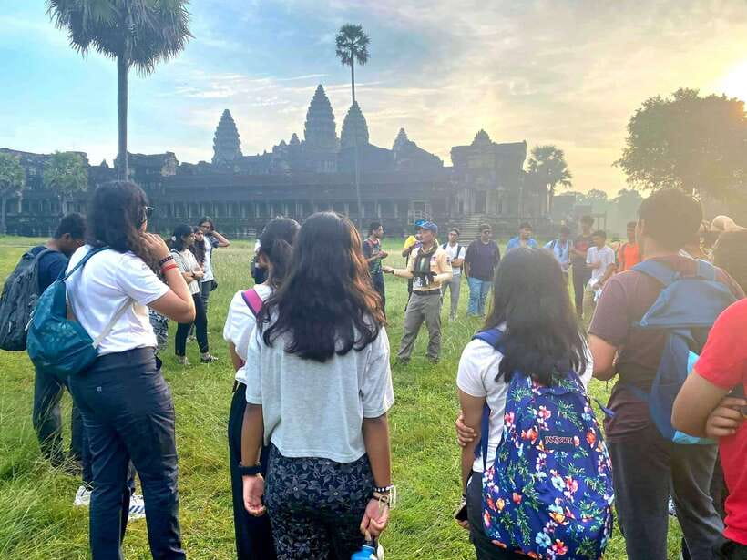 Siem Reap: Angkor Wat Sunrise Tour With Small Group - Guide skills: how cultural stories make stone feel human
