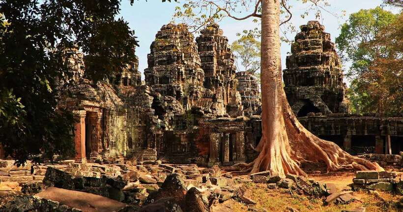 Siem Reap: Angkor Wat Tour Explore The Most Iconic Temples - Bayon Temple: Smiling Faces Over 54 Towers