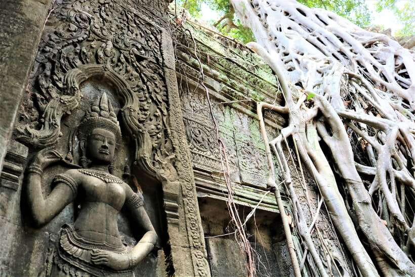 Siem Reap: Angkor Wat with German or English Guided Tour - Hotel pickup, AC ride, and getting oriented fast