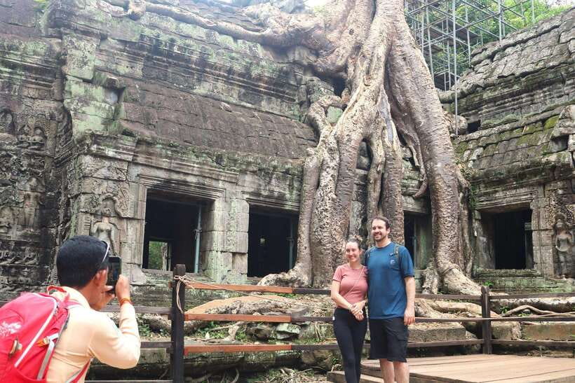 Siem Reap: Angkor Wat with German or English Guided Tour - Srah Srang: the one-hour breather that keeps the day enjoyable