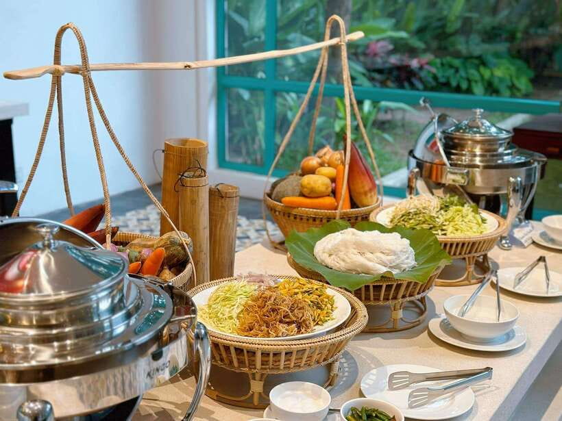Siem Reap: Apsara Dance Show and Dinner with Hotel Pickup - Is This Good Value at $22 Per Person?