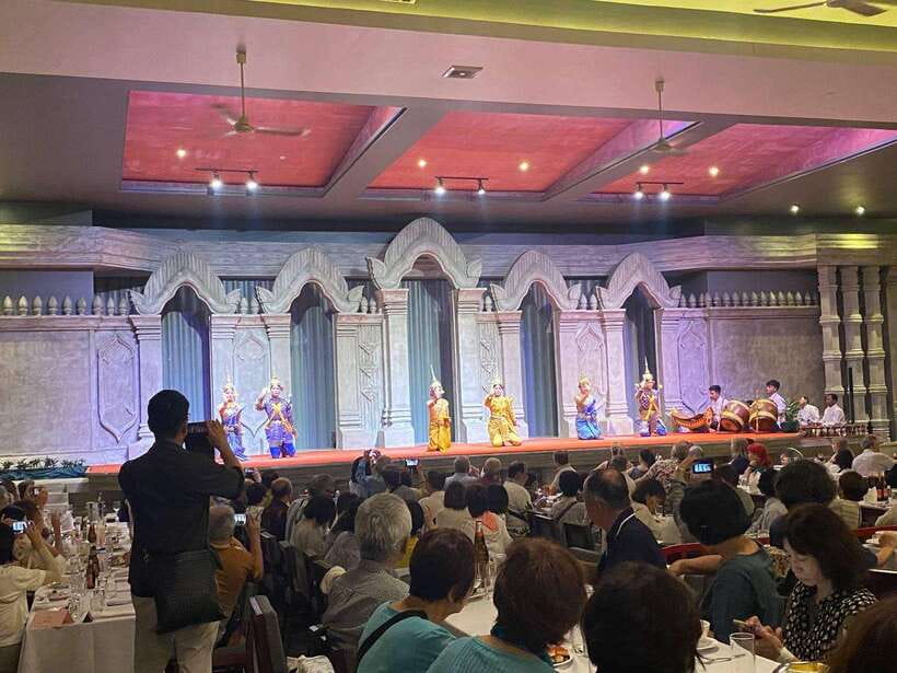 Siem Reap: Apsara Dance Show & Dinner with Tuk-Tuk Transfers - Inside the Performance: Costumes, Music, and the Five-Set Show Setup