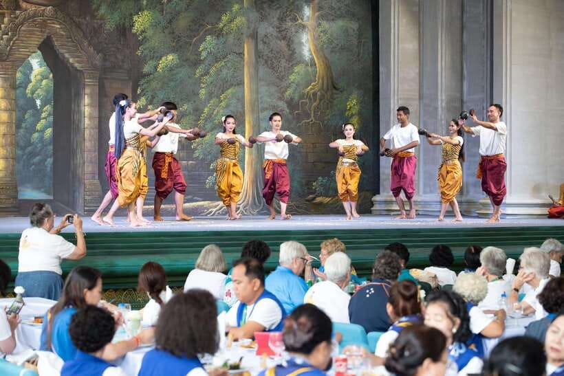 Siem Reap: Apsara Dance Show with Buffet Dinner & Tuk-Tuk... - Getting there by tuk-tuk: timing, comfort, and stress control