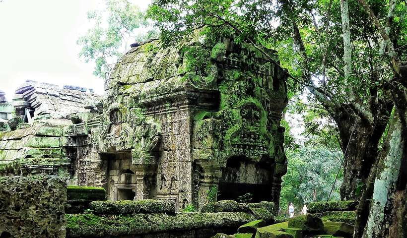 Siem Reap: Banteay Srei and Grand Circuit Heritage Tour - What you’ll likely experience with your guide and driver team