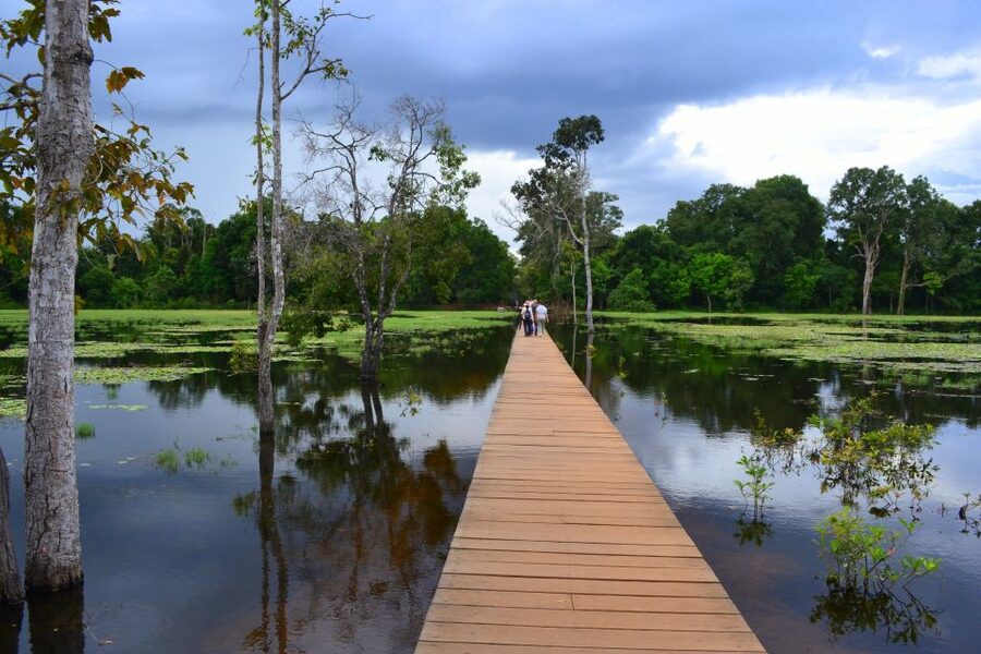 Siem Reap: Banteay Srei and Grand Circuit Heritage Tour - Preah Khan: tree roots, symbolism, and a strong contrast to the big sites