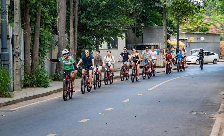 Siem Reap City Haft Day Bike Tour - Khmer Ceramics & Fine Arts Centre: a hands-on craft stop with real purpose