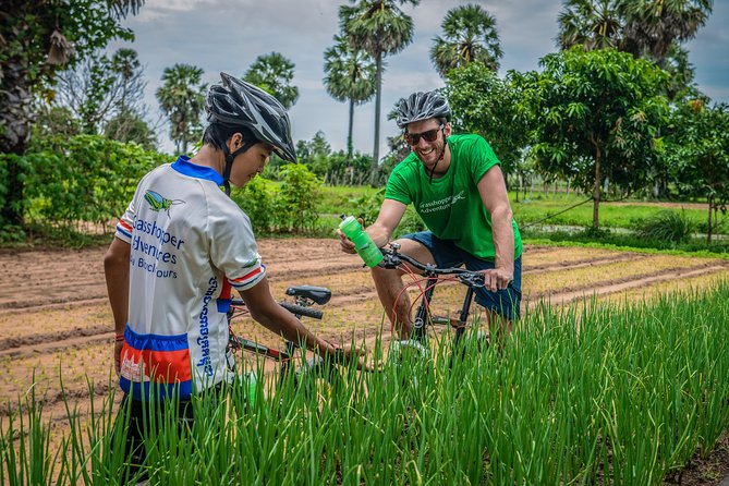 Siem Reap Countryside Guided Tour by Bike and E-Bike Private Tour - How the 30 km loop feels in real life (bumpy roads included)