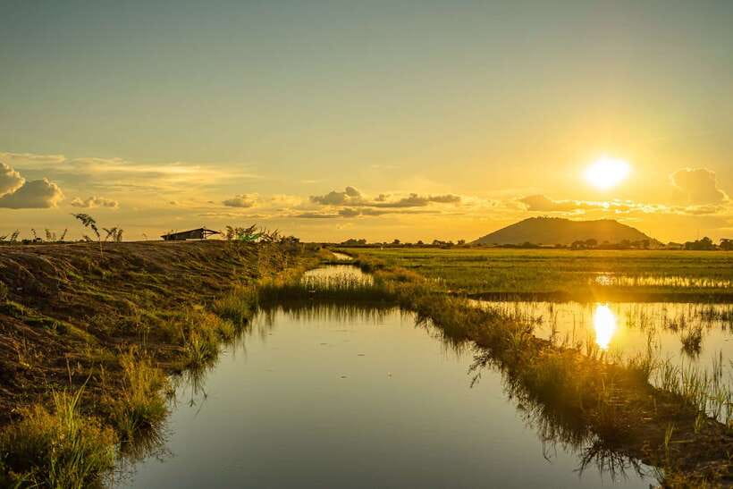 Siem Reap: Countryside Sunset Jeep Tour / SUV Available - Key highlights worth your attention
