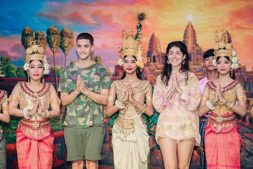 Siem Reap: Dinner and Traditional Show with Hotel Transfer - What’s Included at Dinner: Khmer Buffet Meets International Comfort Food