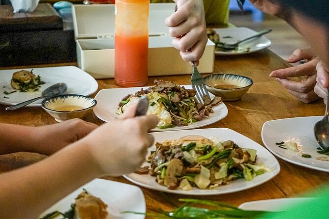 Siem Reap Evening Food Tour - Inclusive 5 stops Local Tastings - Stop 3: A local restaurant tasting, then Phum Banh Chok
