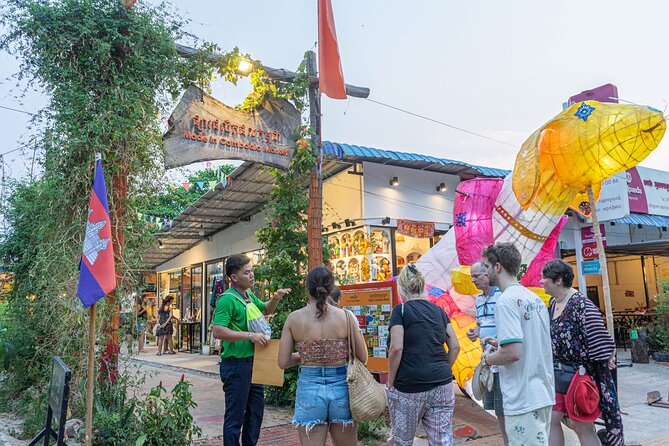 Siem Reap Evening Food Tour - Inclusive 5 stops Local Tastings - Stop 4: Street 60 night market for insects, barbecued chicken, and cold drinks