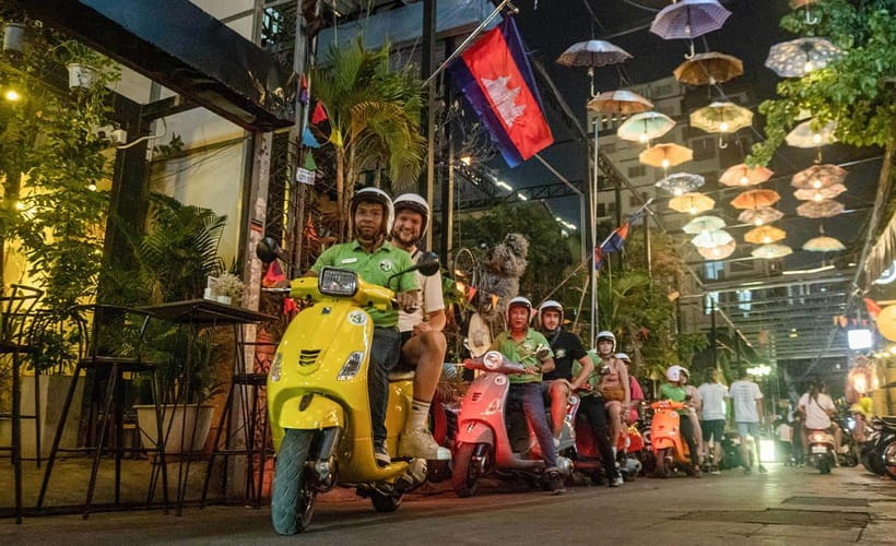 Siem Reap Evening Foodie Vespa Tour / Tuk Tuk Available - Who This Vespa Evening Food Tour Suits Best
