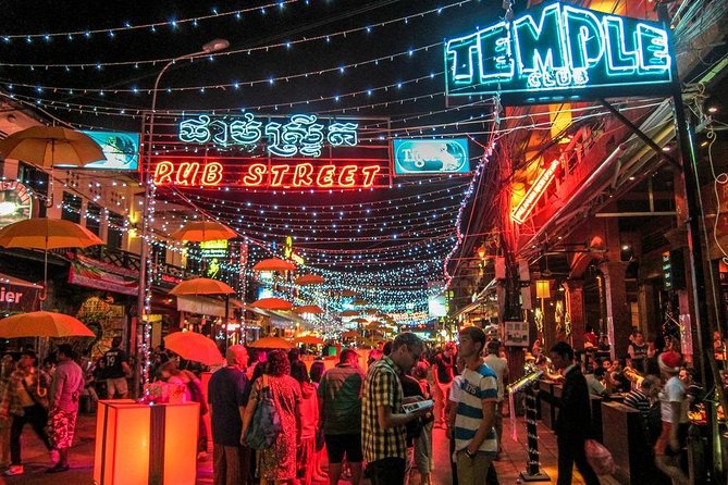 Siem Reap Evening Street foods Tours by Tuk Tuk - Stop 2 (About 1 Hour): The Early-Evening Stall Street Vibe