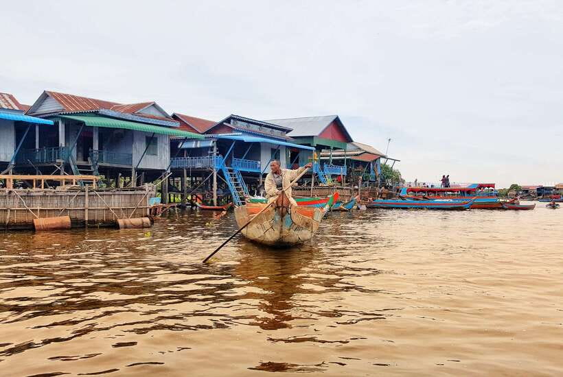 Siem Reap: Floating Village and Sunset Private Boat Tour - Sunset boat on Tonle Sap: twilight views plus snacks