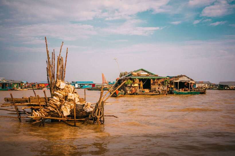 Siem Reap: Floating Village Half-Day Tour - Lunch and drinks on a 100-year-old cargo boat