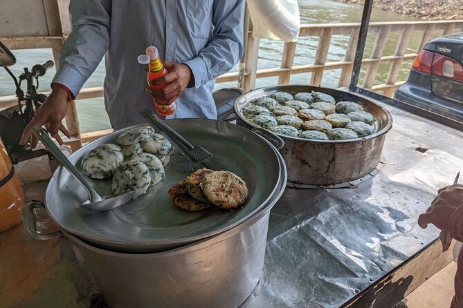 Siem Reap Food Tour By Local - Stop 2: the rice pancake with minced pork, shrimp, and peanut sauce