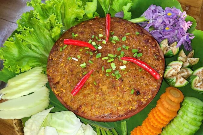 Siem Reap Food Tour By Local - Meet guide Yi and how the small-group vibe actually helps you eat