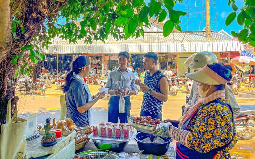 Siem Reap: FREE Market & Local Temple Tour - Visiting the Monastery and Pagoda That’s Still in Use