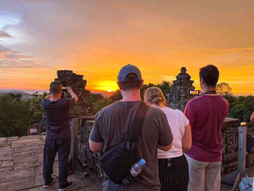 Siem Reap: Full Day Angkor Wat Temple Experience with Sunset - Angkor Wat: Moat, Five Towers, and the Long Bas-Relief Factor