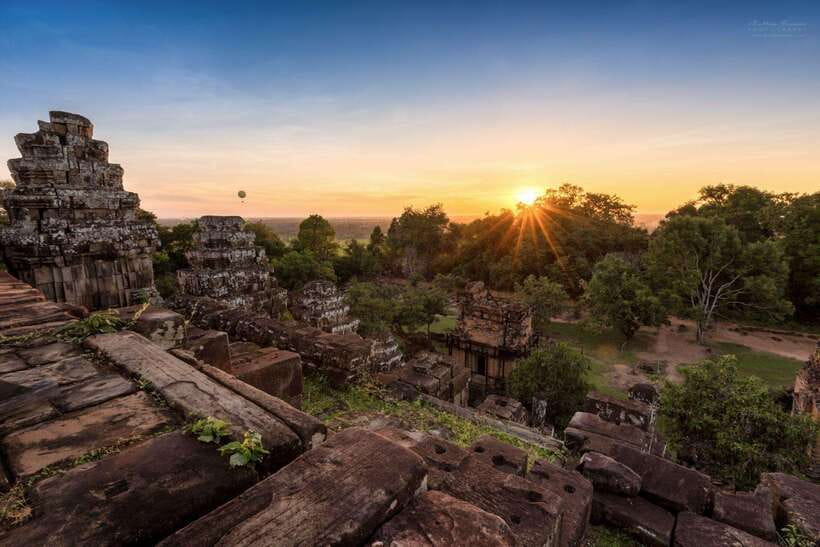 Siem Reap: Full Day Angkor Wat Temple Tour with Sunset - Angkor Thom, Bayon, and the Terraces: Faces, Power, and Details