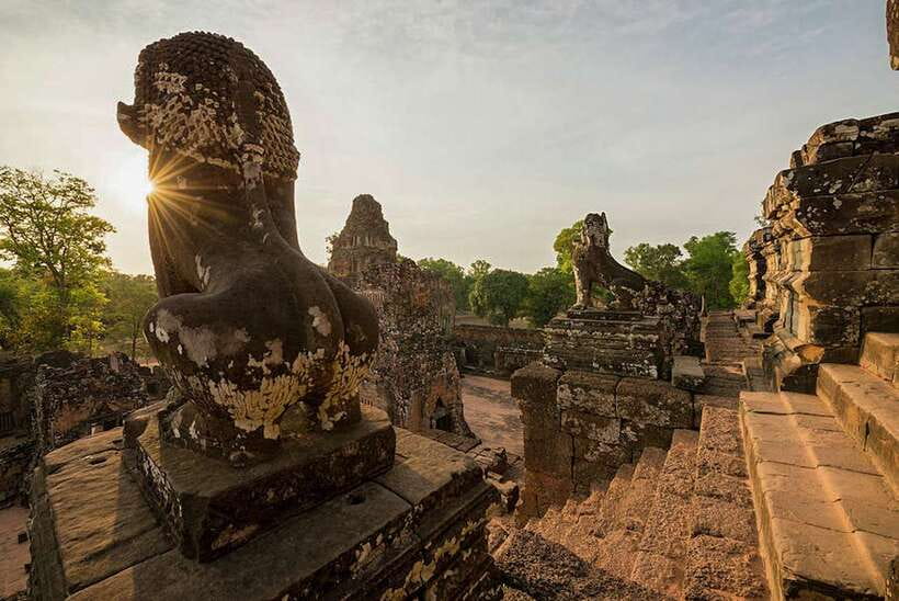 Siem Reap: Grand circle tour Sun set on bakeang hill & Guide - What to bring and what to wear in Cambodia temple country