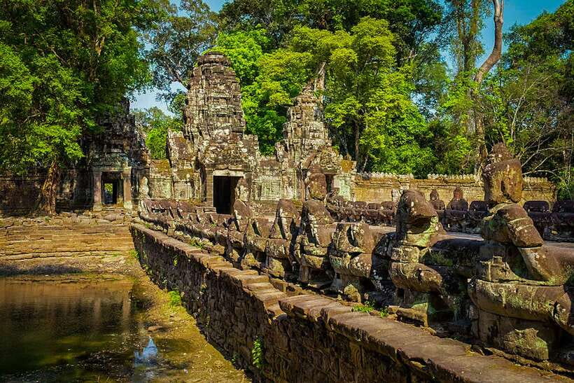 Siem Reap: Grand circle tour Sun set on bakeang hill & Guide - Preah Khan: the Sacred Sword and the biggest temple moment on the loop