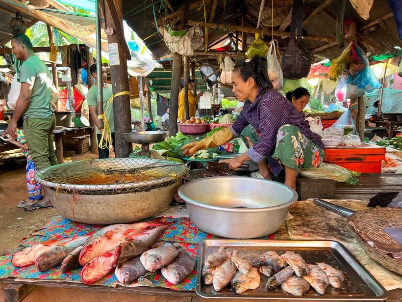 Siem Reap: Kampong Phluk and Tonle Sap Sunset Boat Cruise - When the floating village looks different: March through July