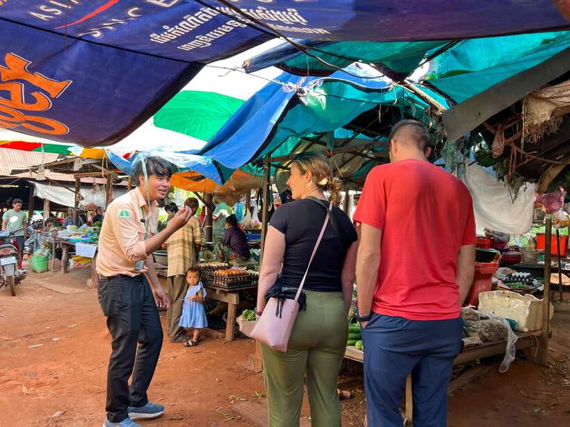 Siem Reap: Kampong Phluk and Tonle Sap Sunset Boat Cruise - Buddhist monastery on an artificial island: the pause in the middle