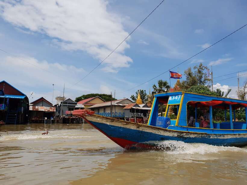 Siem Reap: Kompong Khleang Floating Village Guided Tour - Arriving at Kompong Khleang: stilted homes and real routines