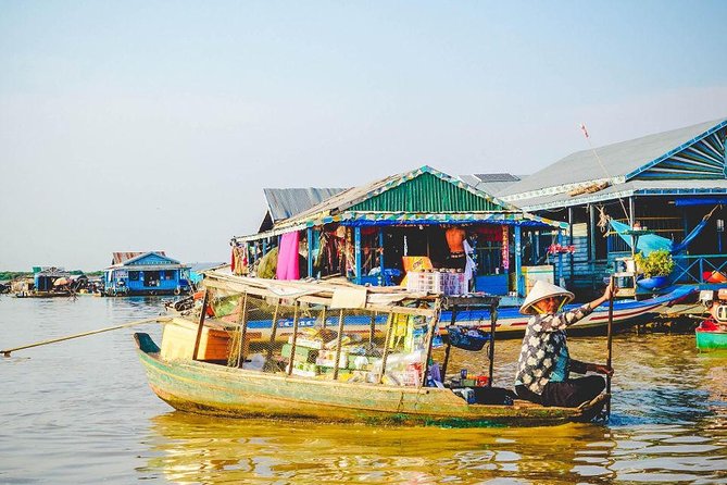 Siem Reap Lake-Side Village Tour - Hidden-feeling moments: wildlife and crocodiles in the lake