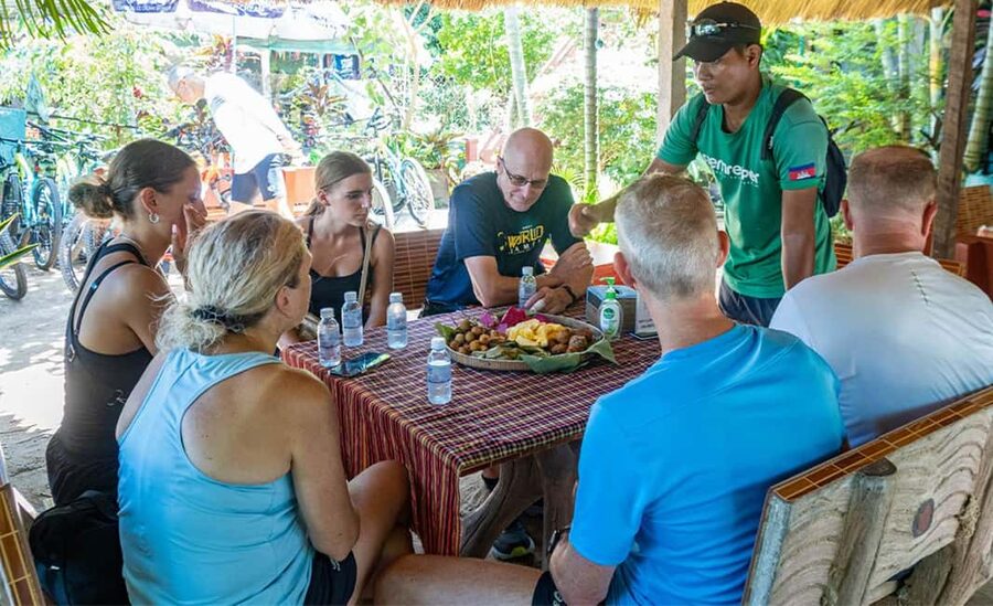 Siem Reap: Morning Food Tour, Market Walking & Street Art - Royal Independence Gardens street art walk: the digest, not the sprint