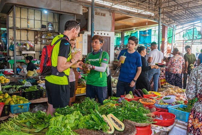 Siem Reap Morning Market & Food Tour by Tuk Tuk - Phum Num Banh Chok: the iconic Khmer noodle breakfast