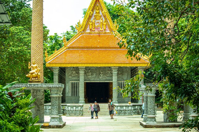 Siem Reap: Phnom Kulen National Park & Beng Mealea Private Tour - River of a Thousand Lingas: what to watch for while you’re there