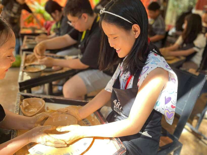 Siem Reap : Pottery Classes with Transfer round trip - The demo + Khmer ceramics lesson (before you touch clay)