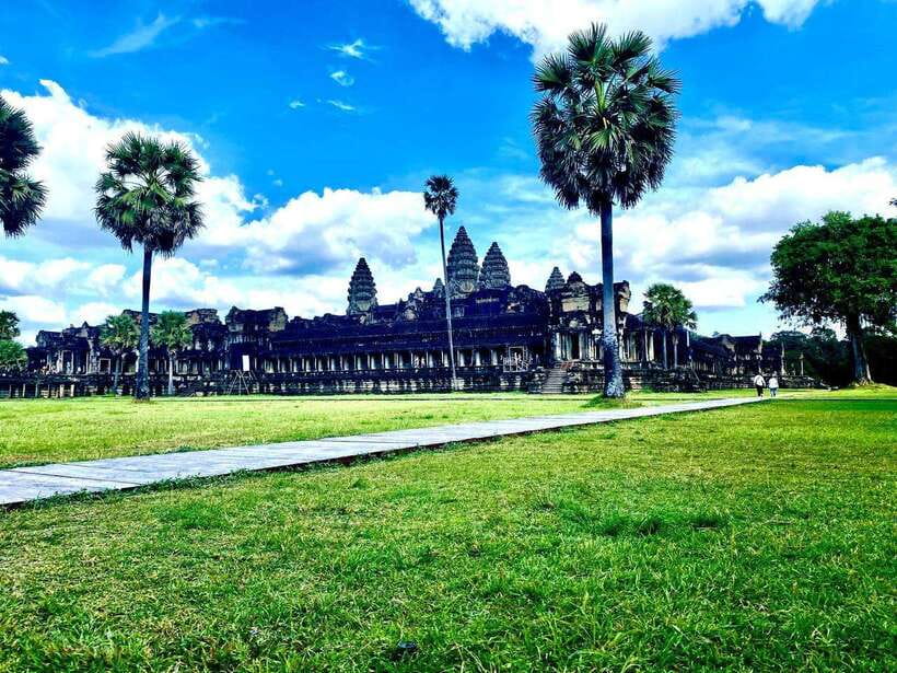 Siem Reap: Private Angkor Wat & Bakheng Mountain Sunset Tour - Key points before you go