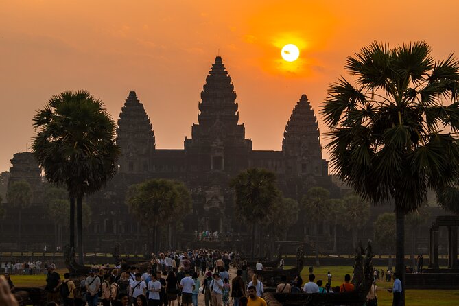 Siem Reap: Private Angkor Wat Sunrise & Tour Around Angkor Park - Banteay Kdei: the quieter stop that keeps the day balanced