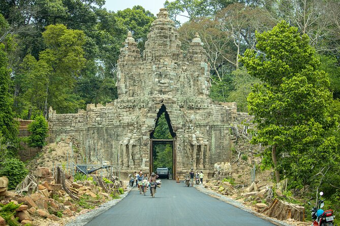 Siem Reap: Private Angkor Wat Sunrise & Tour Around Angkor Park - Angkor Wat sunrise: what you’ll actually experience