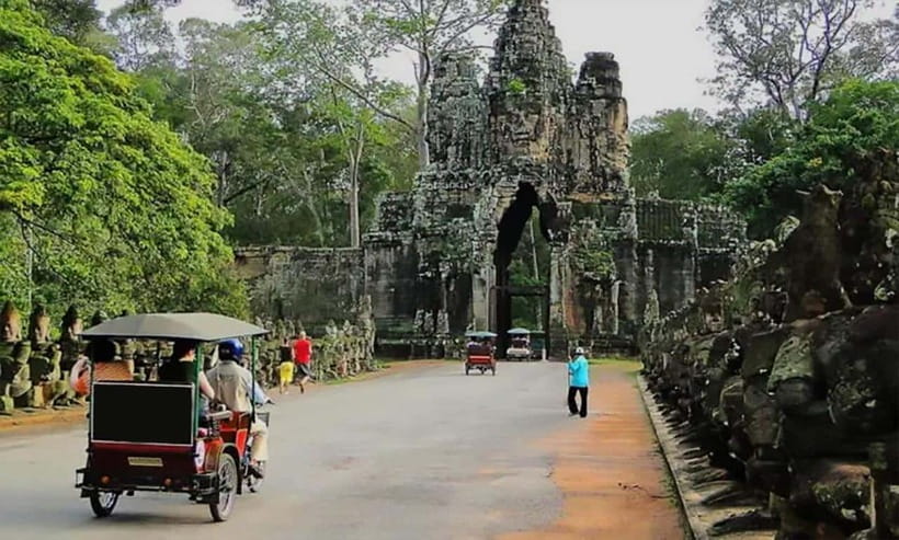 Siem Reap : Private Tuk-Tuk Tour of the Magnificent Temples. - How the morning flows: passes, pickup, and staying on schedule