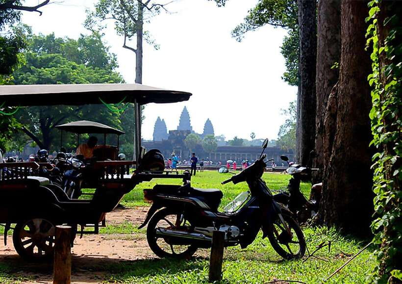 Siem Reap : Private Tuk-Tuk Tour of the Magnificent Temples. - Angkor Thom and Bayon: why the east-facing faces are worth it
